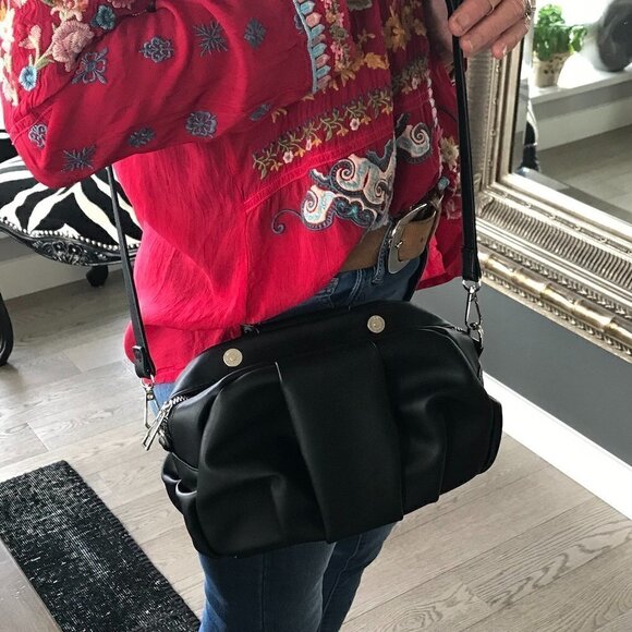 PIECES black crossbody/clutch bag silver hardware faux leather, 10 x 7.5 x 2" - Picture 2 of 10